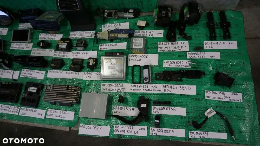 WŁĄCZNIK PRZYCISK ŚWIATEŁ AWARYJNYCH AUDI Q5 3.2 - 2