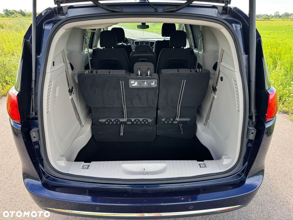 Chrysler Pacifica - 18