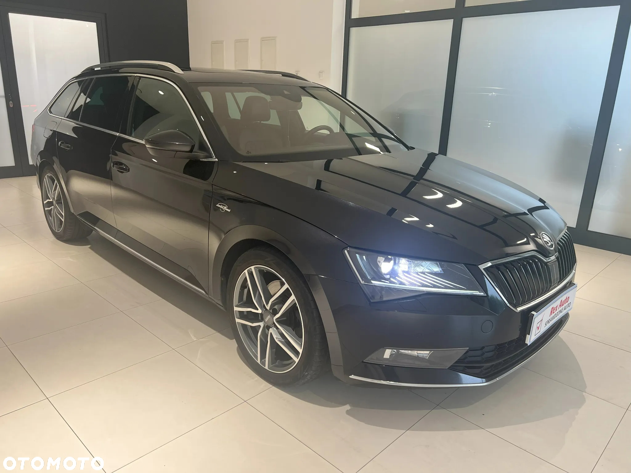 Skoda Superb 2.0 TDI 4x4 L&K DSG - 4