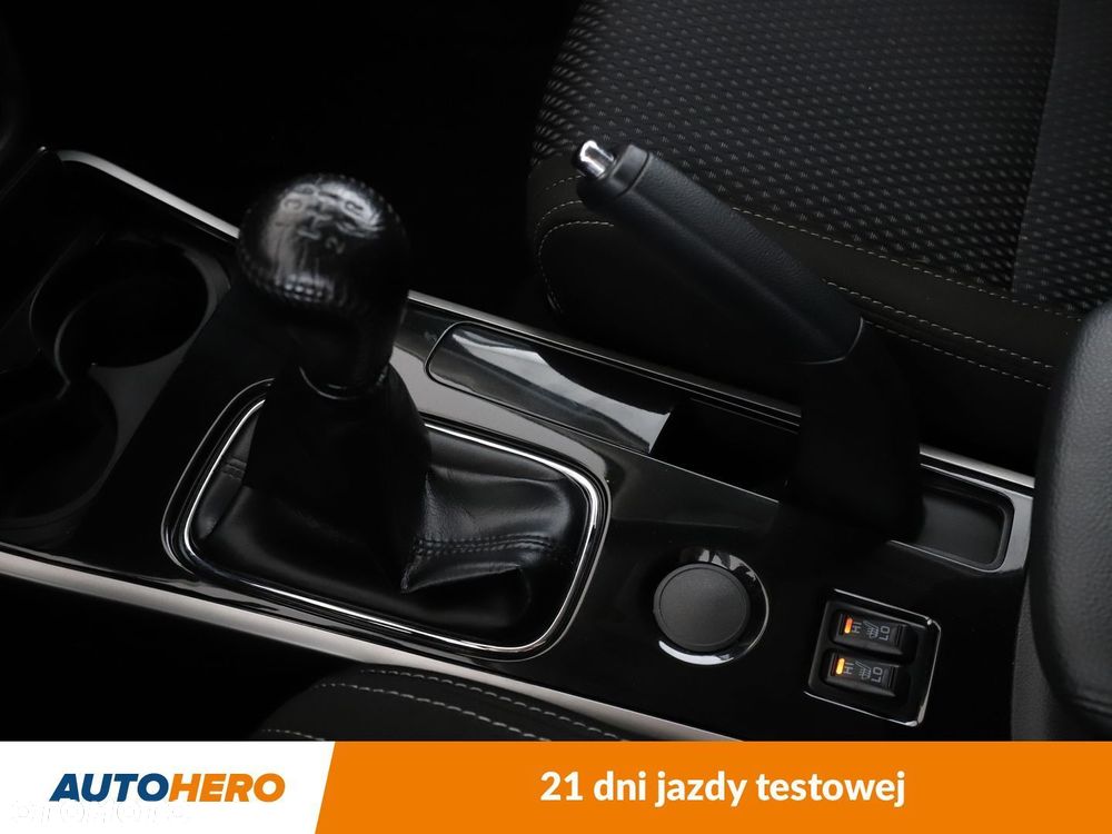Mitsubishi Outlander - 25