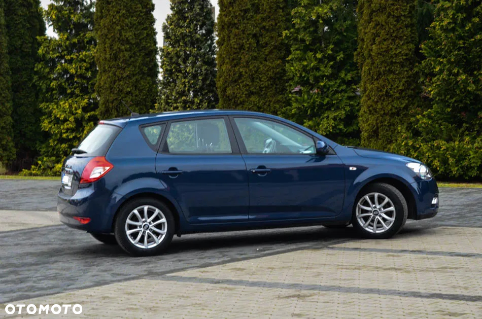 Kia Ceed Cee'd 1.6 Comfort - 24