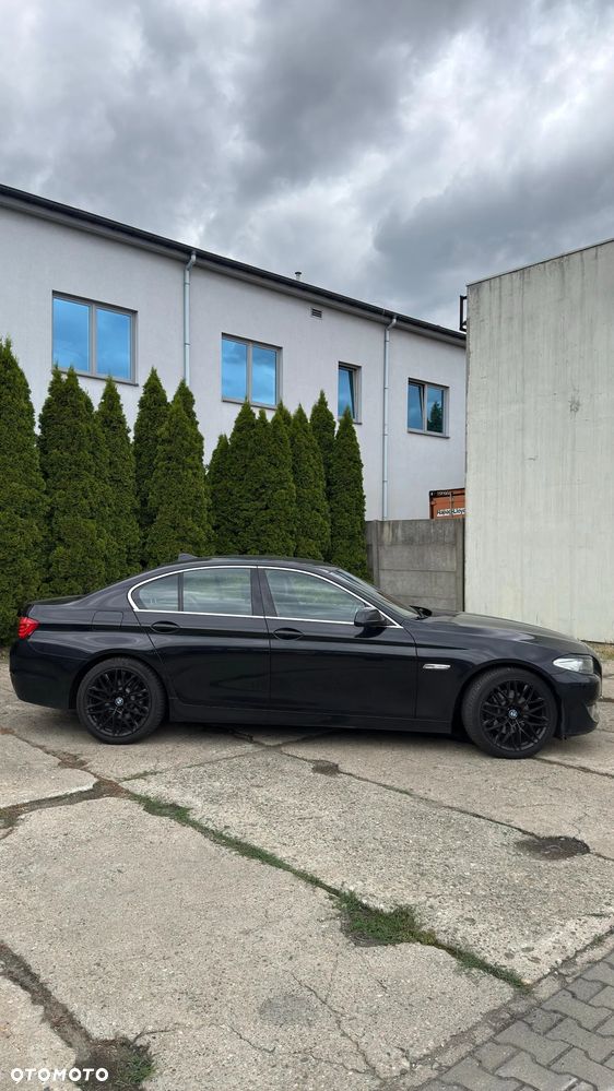 BMW Seria 5 520i - 7