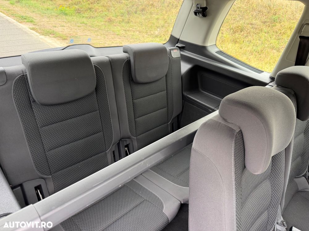 VOLKSWAGEN Touran 2012 — imagine 12