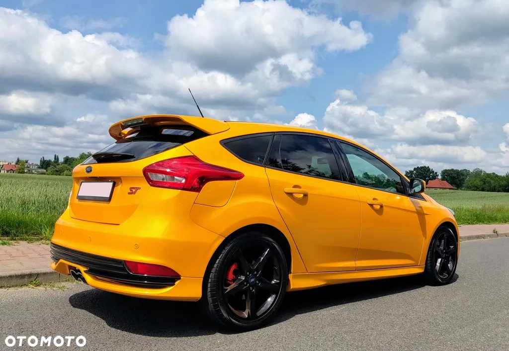 Ford Focus ST - 34