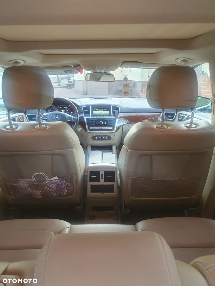 Mercedes-Benz ML 350 BlueTec 4-Matic - 12