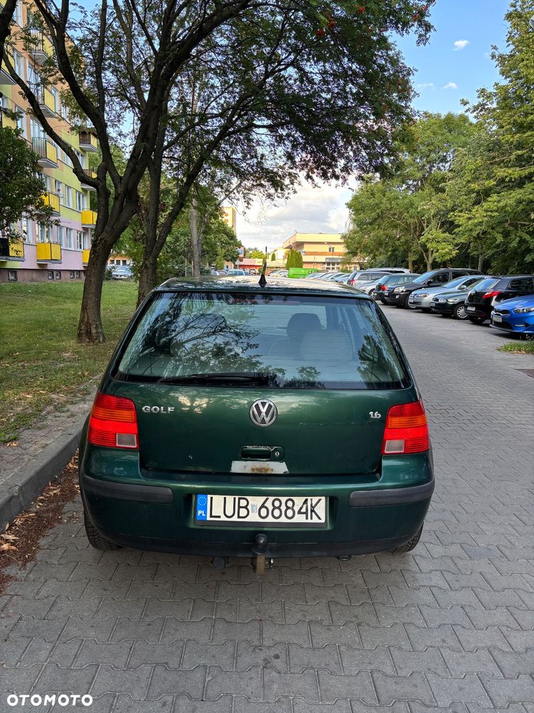 Volkswagen Golf 1.6 Comfortline - 4