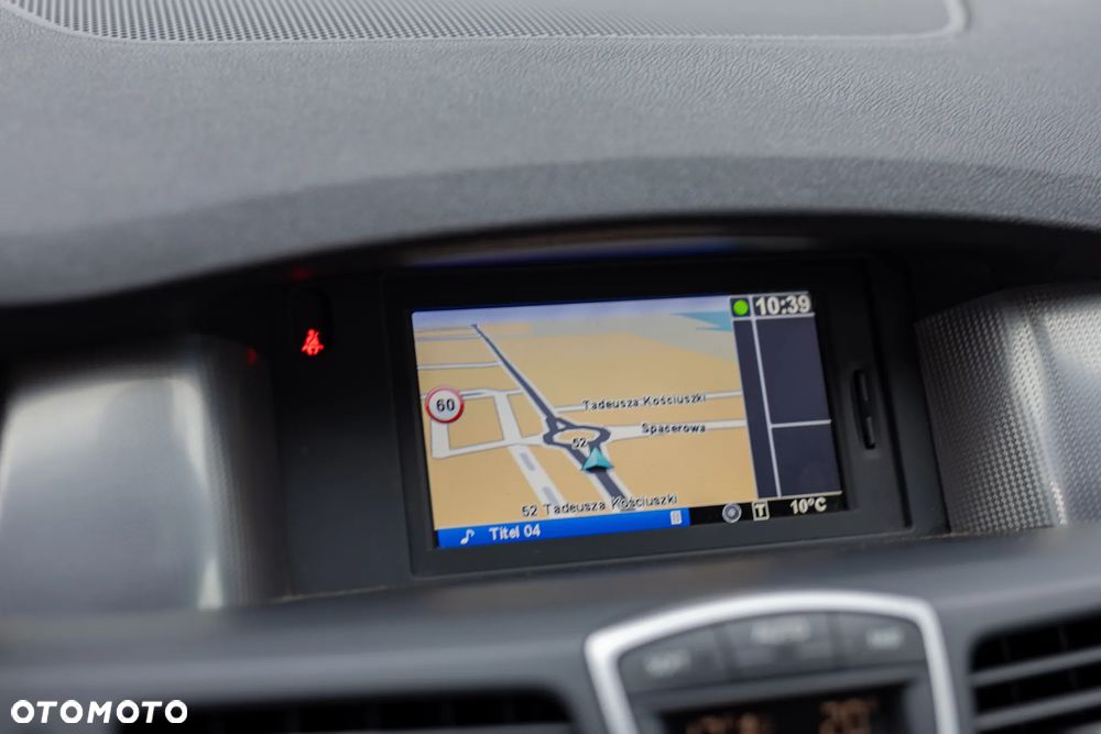 Renault Laguna 2.0 dCi Initiale - 25