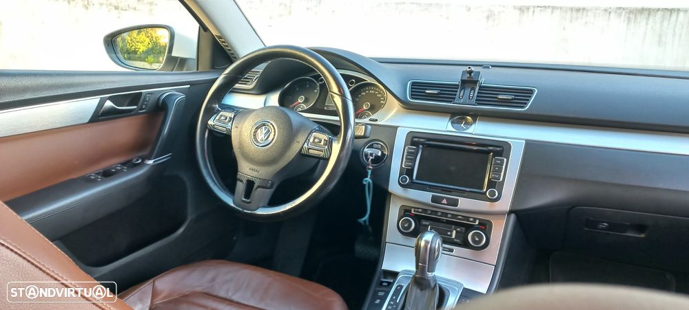 VW Passat Variant 2.0 TDi Highline Navig DSG - 6