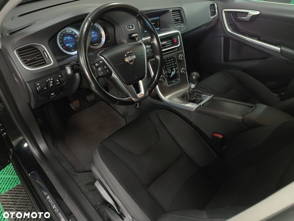 Volvo V60 D2 Kinetic - 4