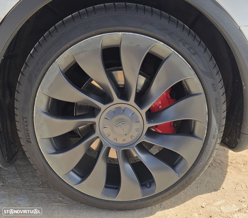 Tesla Model Y Performance Dual Motor AWD - 27