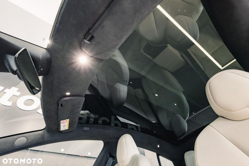 Tesla Model S Plaid - 17