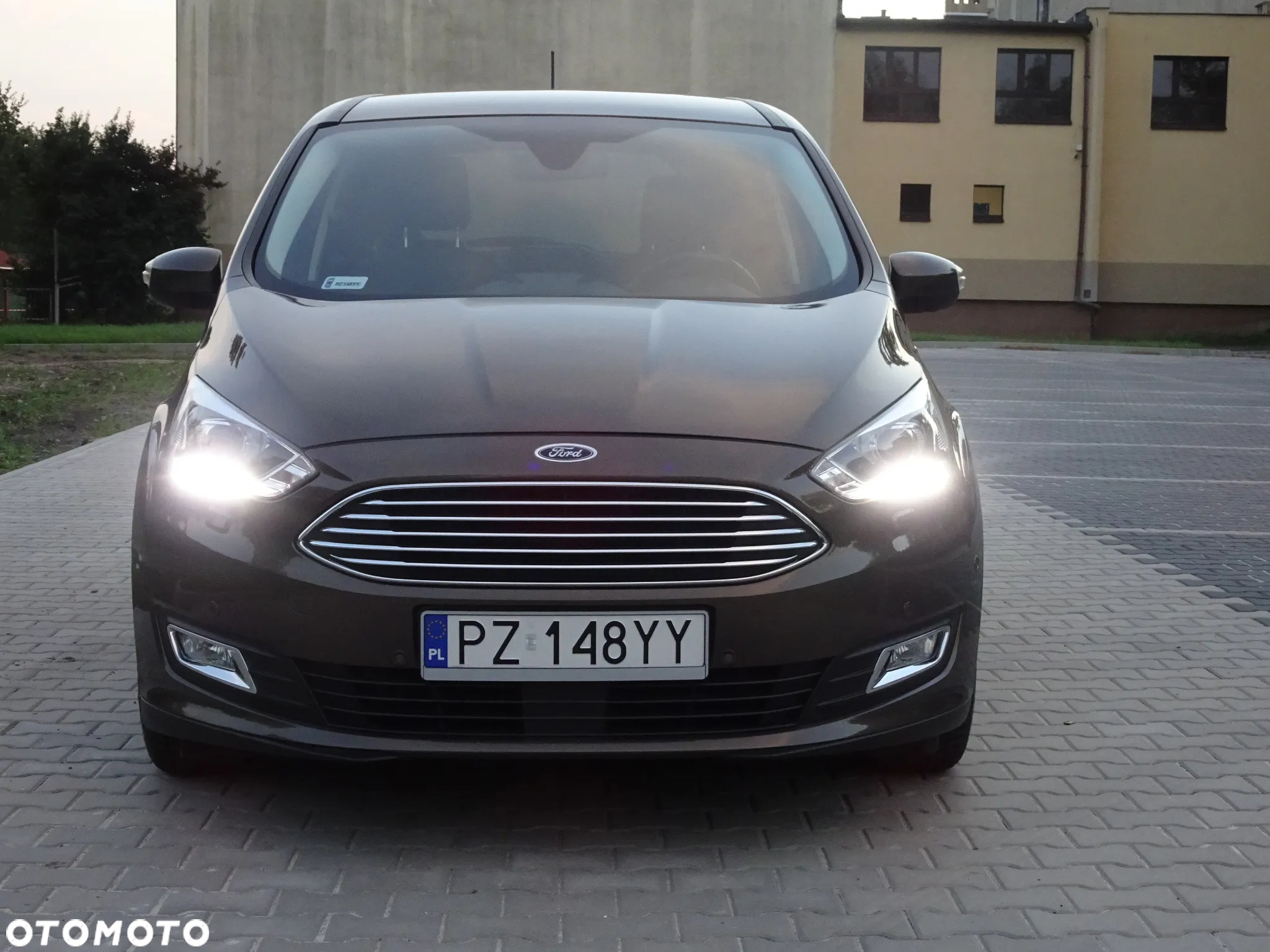 Ford Grand C-MAX 1.5 EcoBoost Start-Stopp-System Titanium - 9