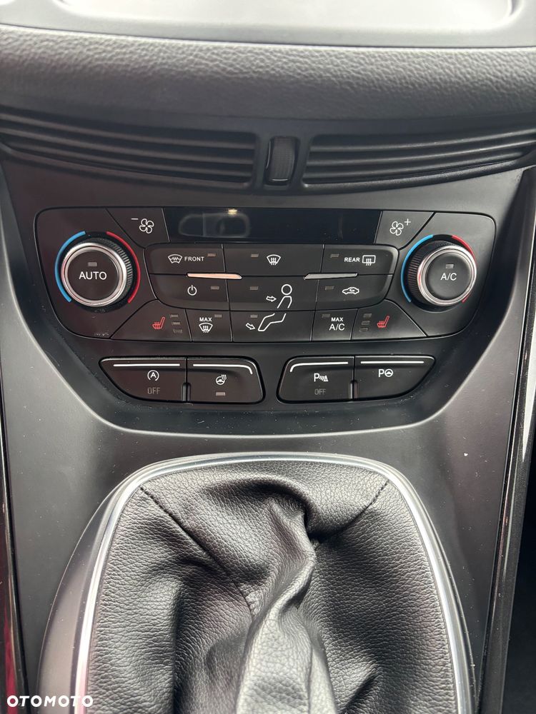 Ford Kuga 1.5 EcoBoost 2x4 ST-Line - 32