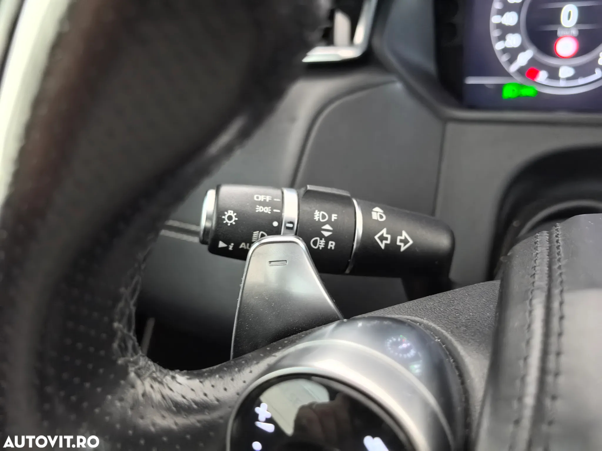 Land Rover Range Rover Velar 2.0 R-Dynamic HSE - 21