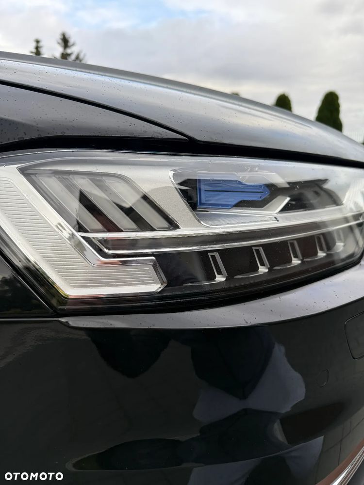 Audi A8 - 4