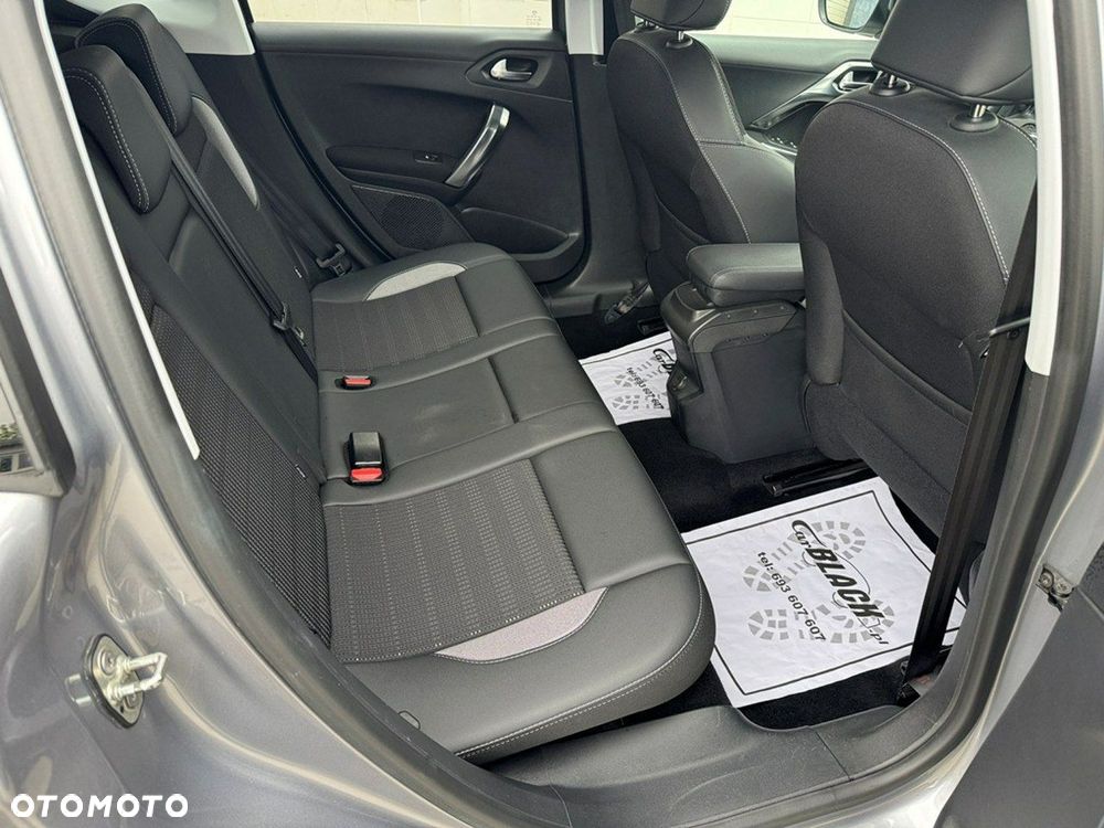 Peugeot 2008 PureTech 110 Stop&Start Allure - 17
