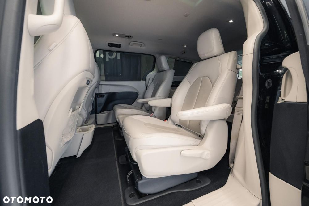 Chrysler Pacifica - 14