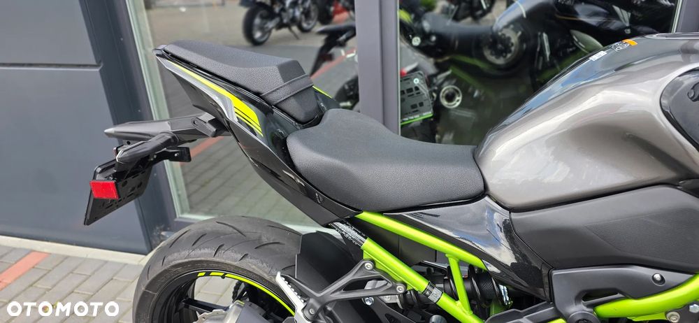 Kawasaki Z 900 - 12