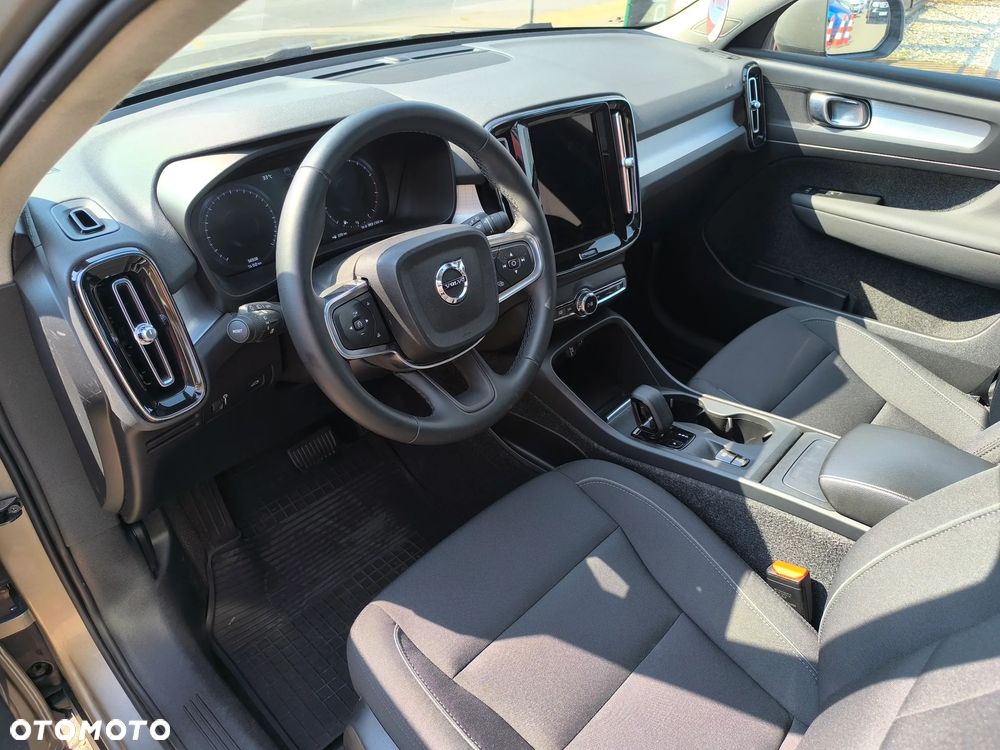 Volvo XC 40 T3 Momentum Pro - 8