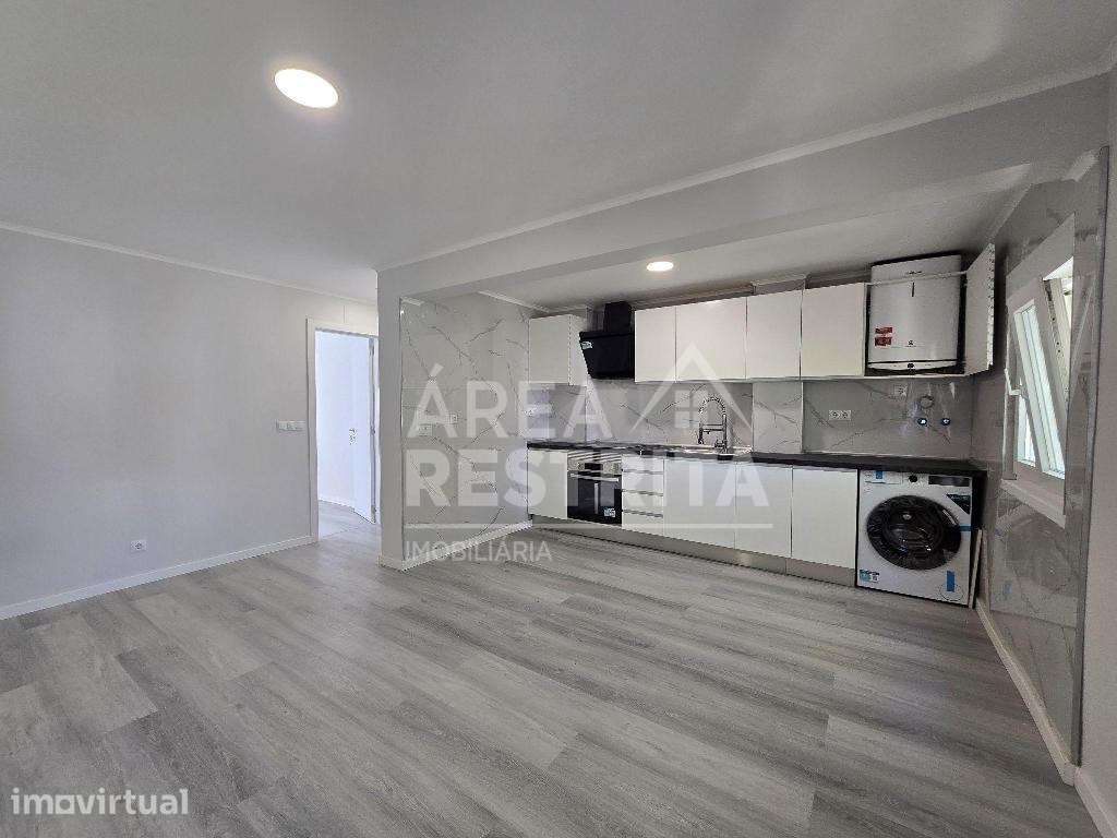 Apartamento T3, Totalmente Remodelado no Laranjeiro - Almada - Grande imagem: 2/20