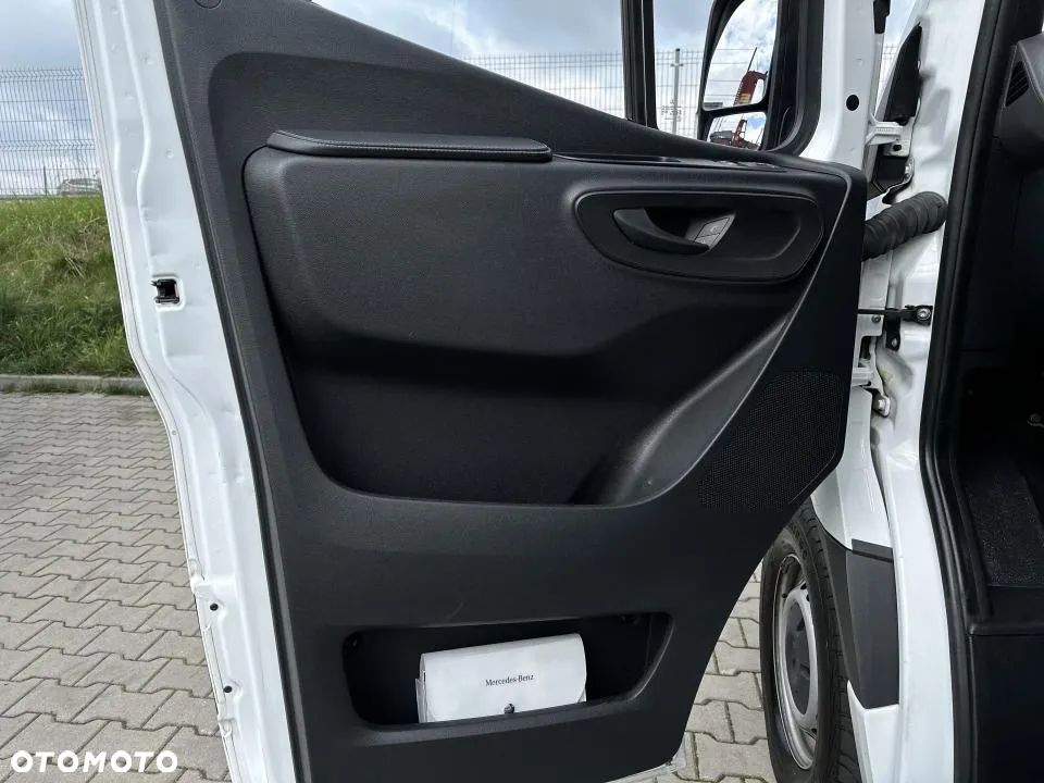 Mercedes-Benz Sprinter - 18