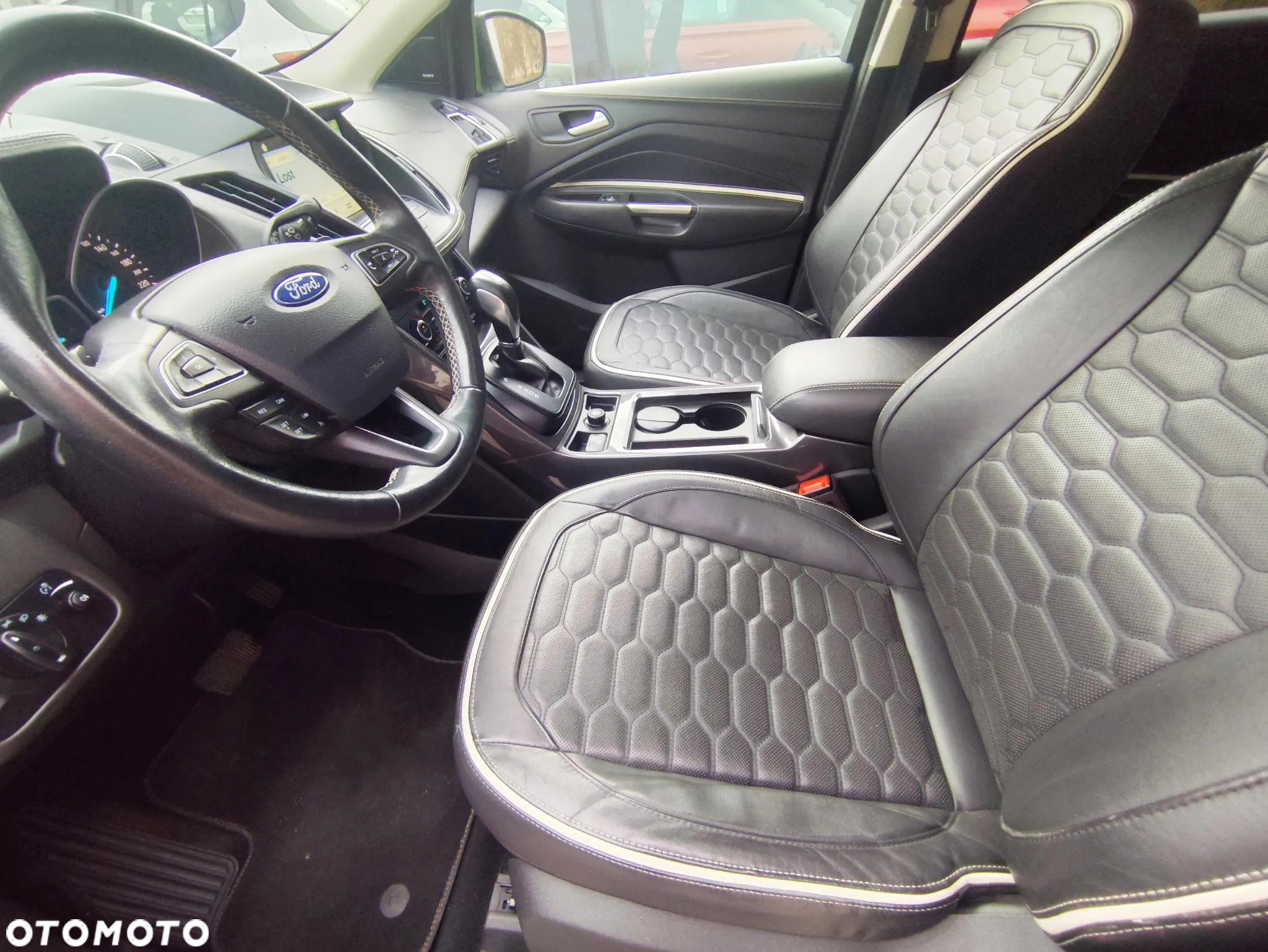 Ford Kuga - 13