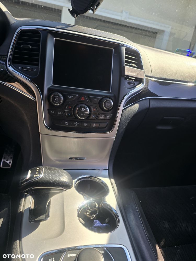 Jeep Grand Cherokee - 8