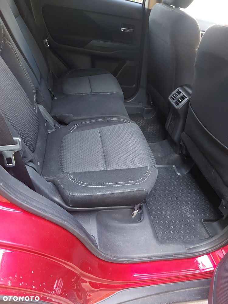 Mitsubishi Outlander - 12