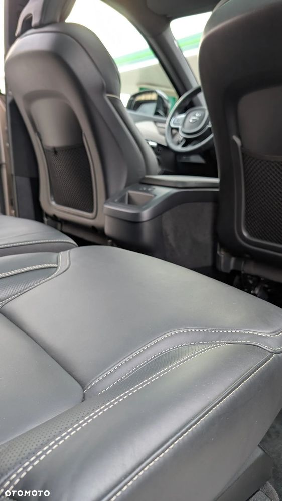 Volvo XC 90 B5 D AWD Ultimate Dark - 21