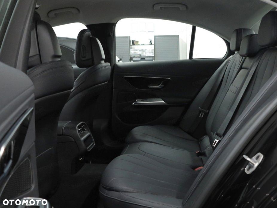 Mercedes-Benz Klasa E 220 d mHEV 4-Matic Avantgarde 9G-Tronic - 21