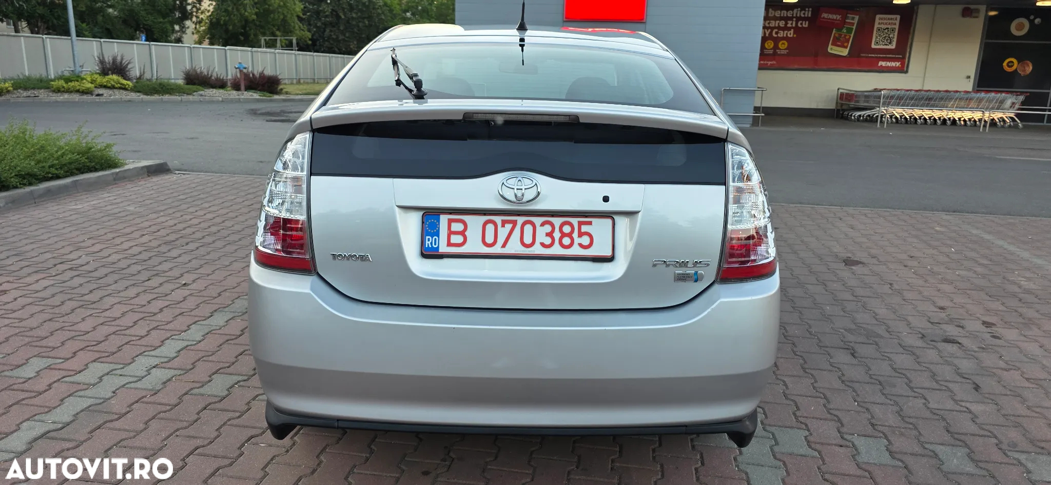 Toyota Prius (Hybrid) - 10