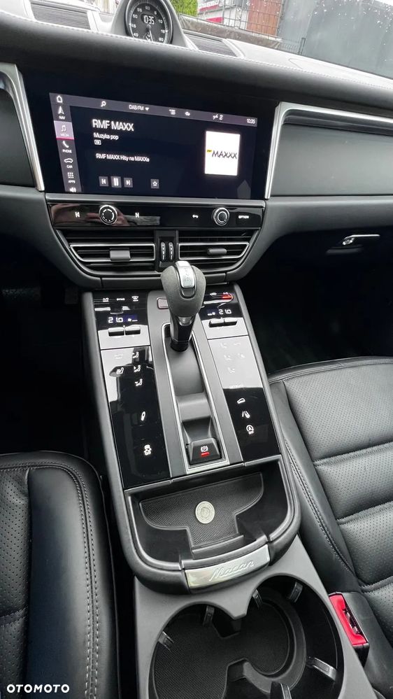 Porsche Macan T - 16