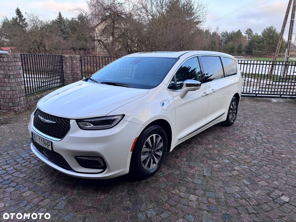 Chrysler Pacifica - 1