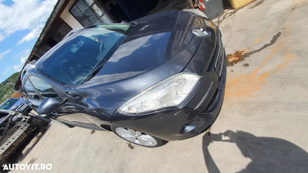Dezmembram Renalut Megane 3 Break 1,9 dci 2011 - 8