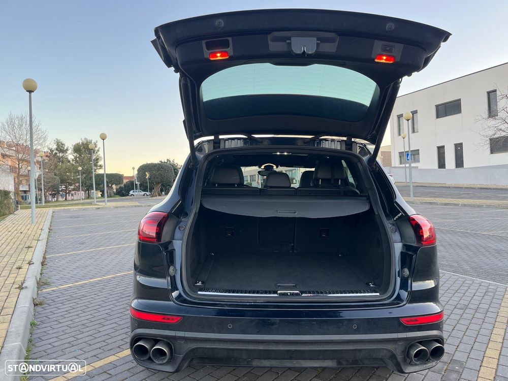 Porsche Cayenne S E-Hybrid - 26