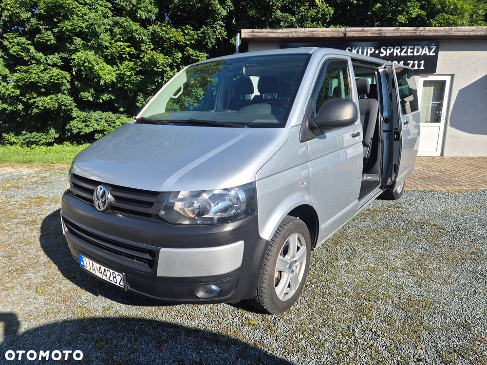 Volkswagen Caravelle - 1