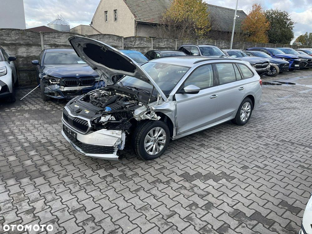 Skoda Octavia 1.5 TSI Selection - 2
