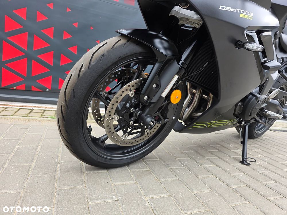 Triumph Daytona - 13