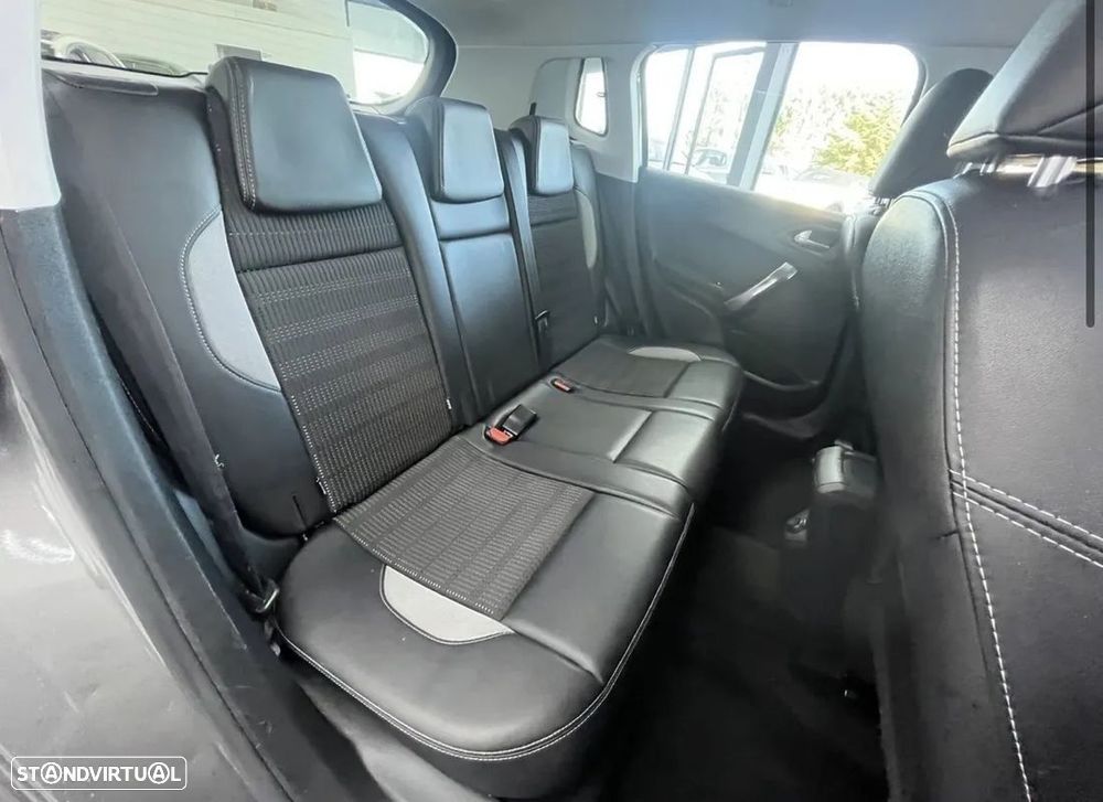 Peugeot 2008 1.2 PureTech Allure - 14