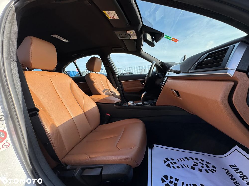 BMW Seria 3 320d Luxury Line - 12