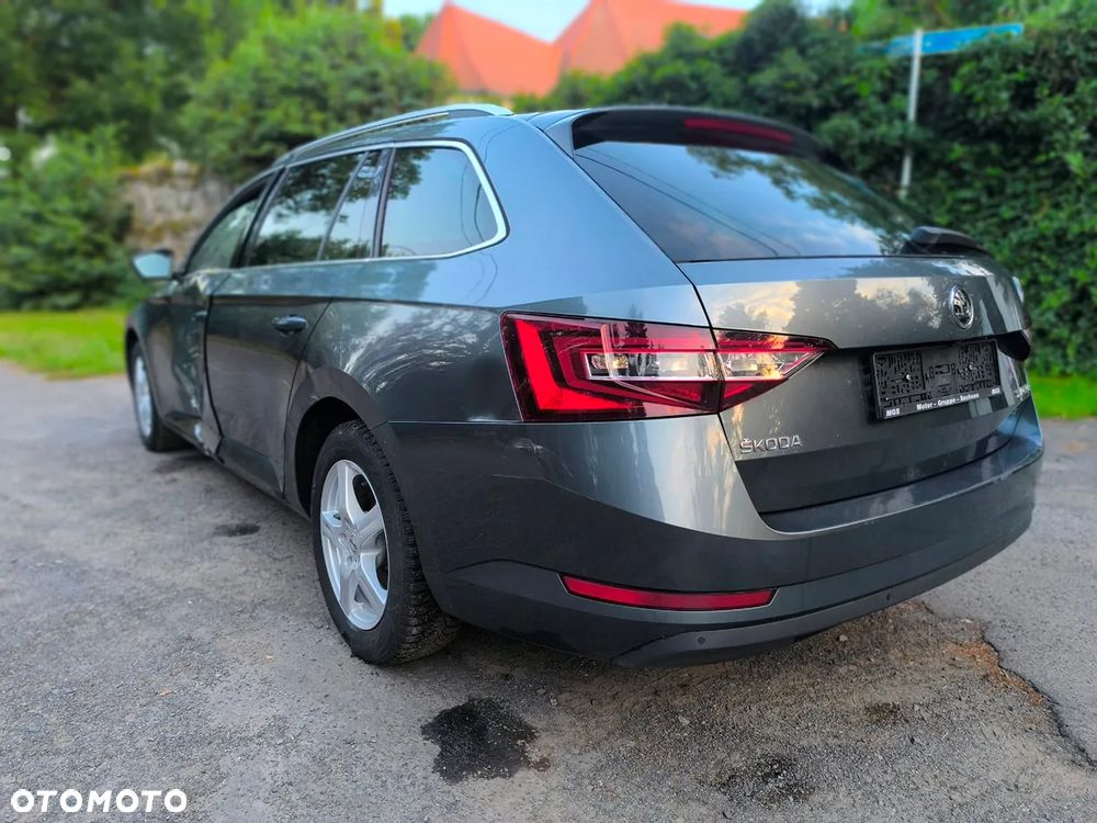 Skoda Superb 2.0 TDI DSG L&K - 4