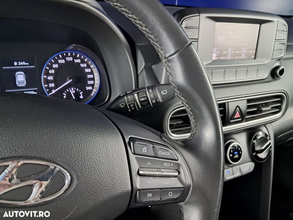 Hyundai KONA - 15