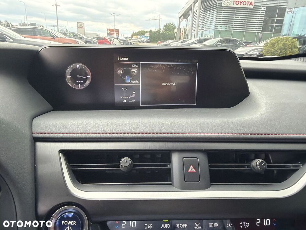 Lexus UX - 18