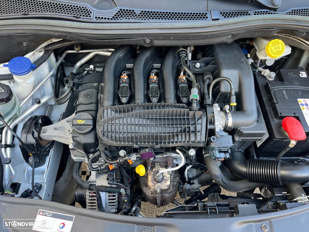 Peugeot 2008 1.2 PureTech Style - 54