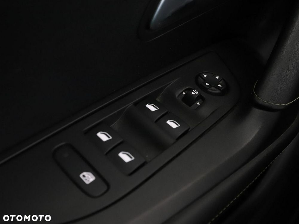 Peugeot 2008 1.2 PureTech GT Line S&S - 31