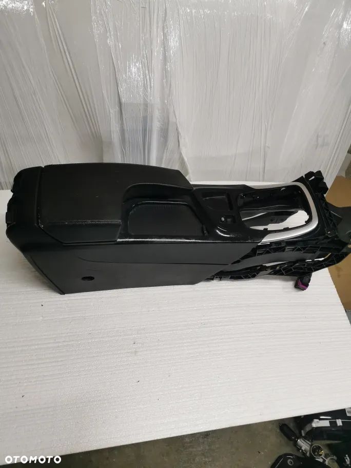 Opel Insygnia podłokietnik - 1