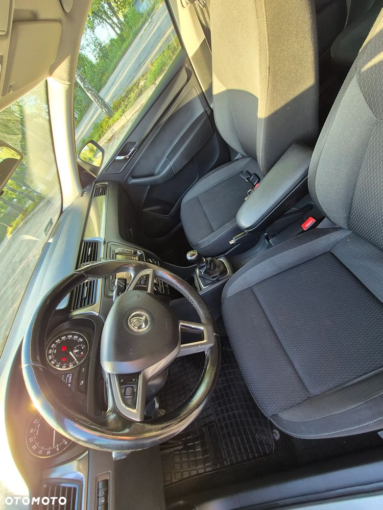 Skoda RAPID 1.6 TDI DPF Active - 19