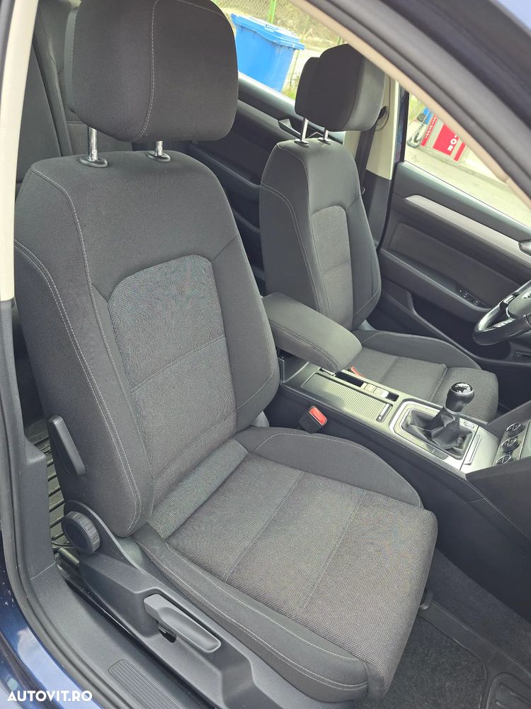 Volkswagen Passat 2.0 TDI SCR BlueMotion Comfortline - 9