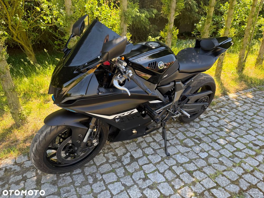 Yamaha R7 - 21
