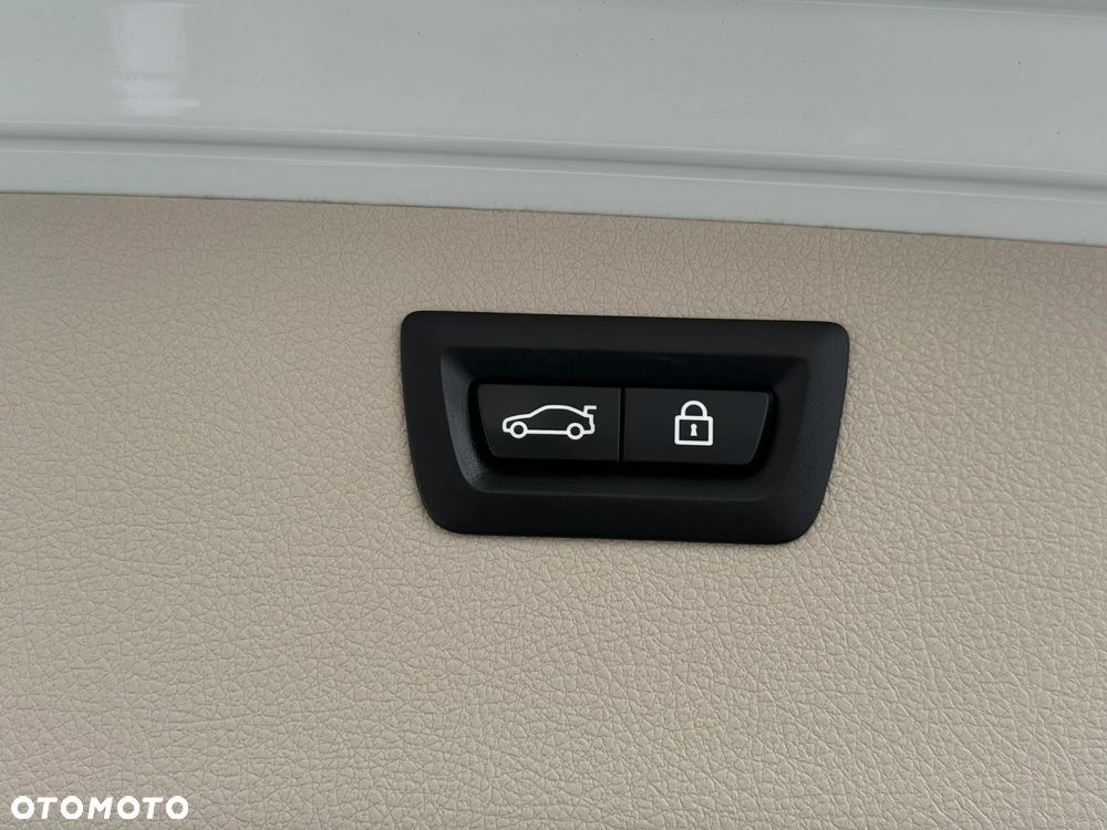 BMW Seria 3 320d xDrive Sport Line - 19